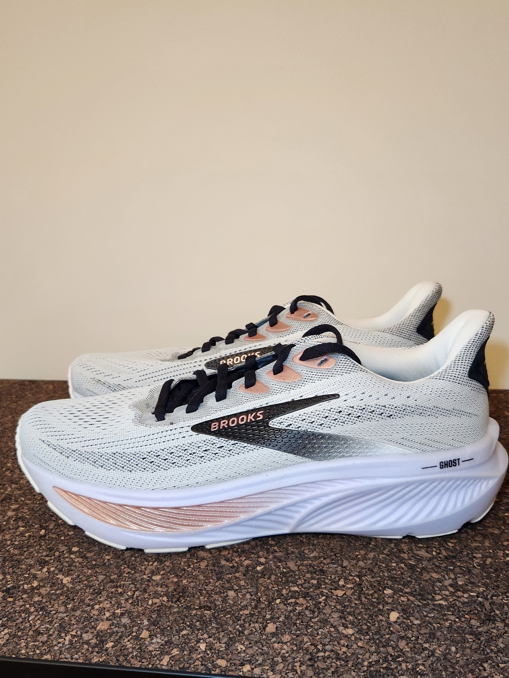 Brooks Ghost 17 Running Shoes Womens Size 8.5 - Picture 2 of 11